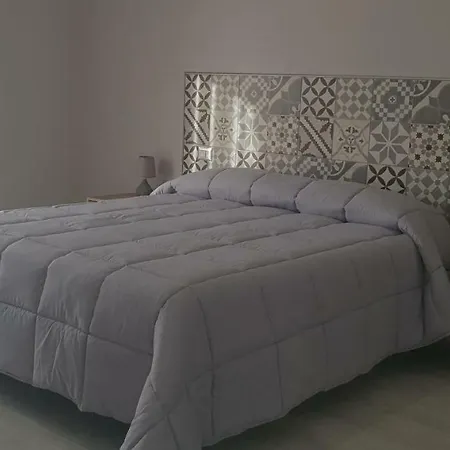 Stefy بارونيسي